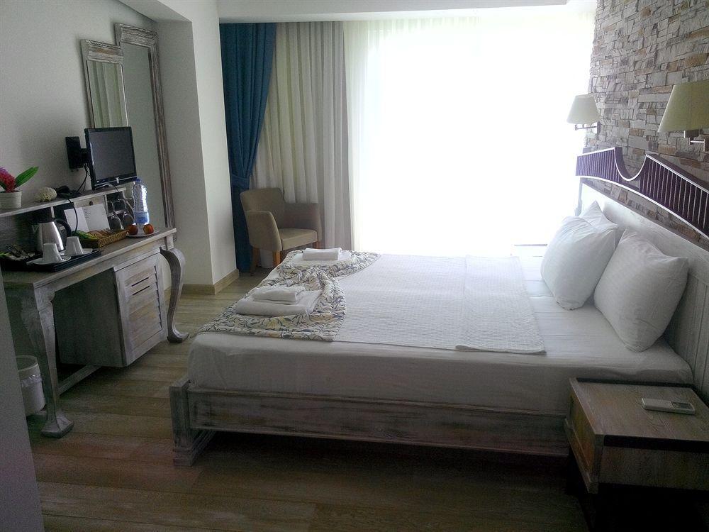 Dedeminn Marina Hotel Göcek Buitenkant foto